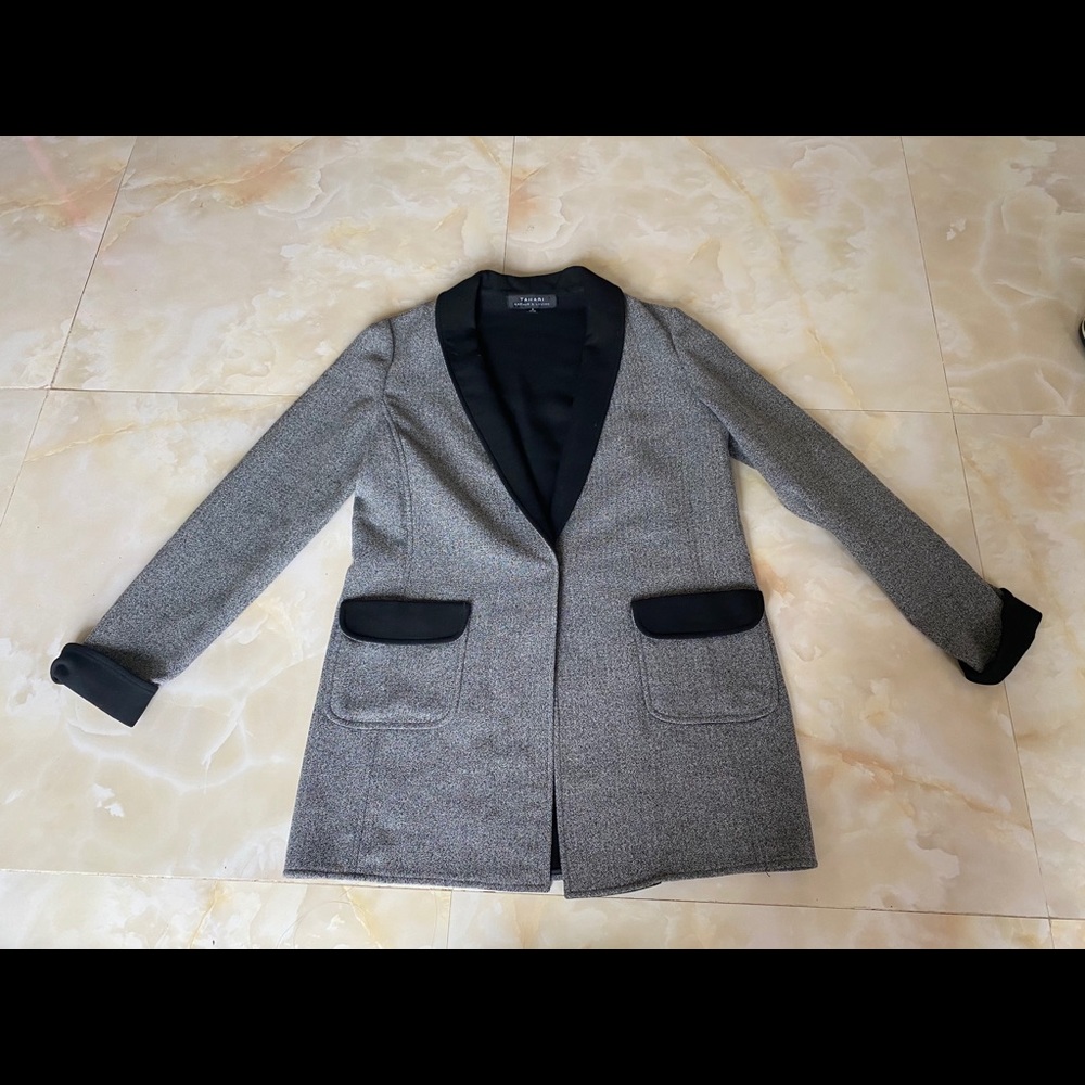 Tahari Arthur Levine’s blazer